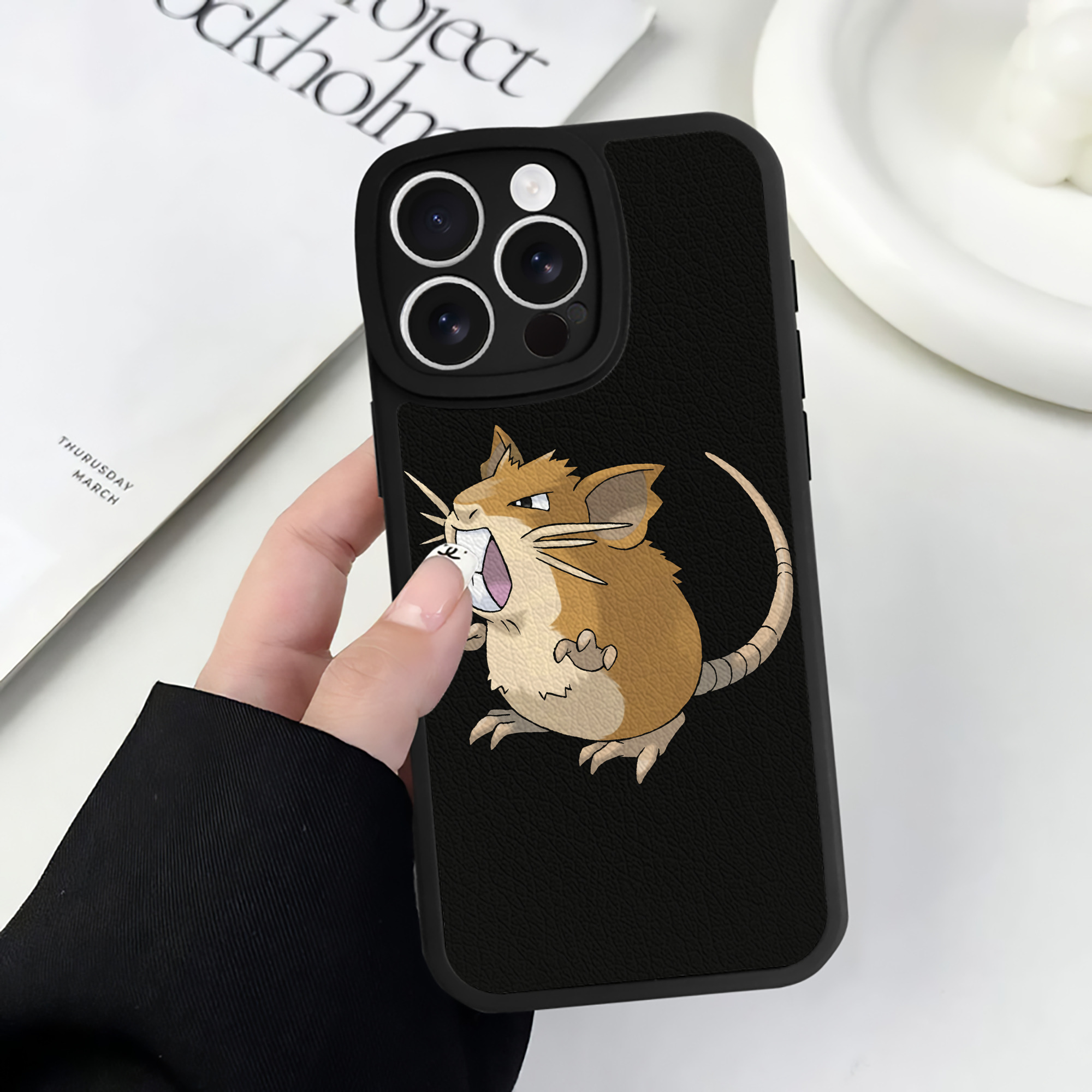 （画像用） ポケットモンスター Pokémon 【iPhone 16シリーズ対応】シリコンスマホケース（レザー調） 材質：シリコン